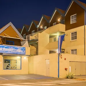 Hillarys Harbour Апарт-отель