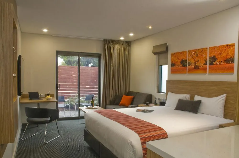 Country Comfort Perth Aparthotel
