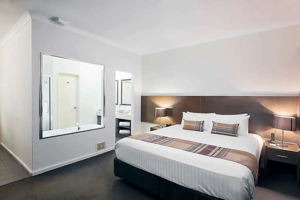 Country Comfort Perth Aparthotel